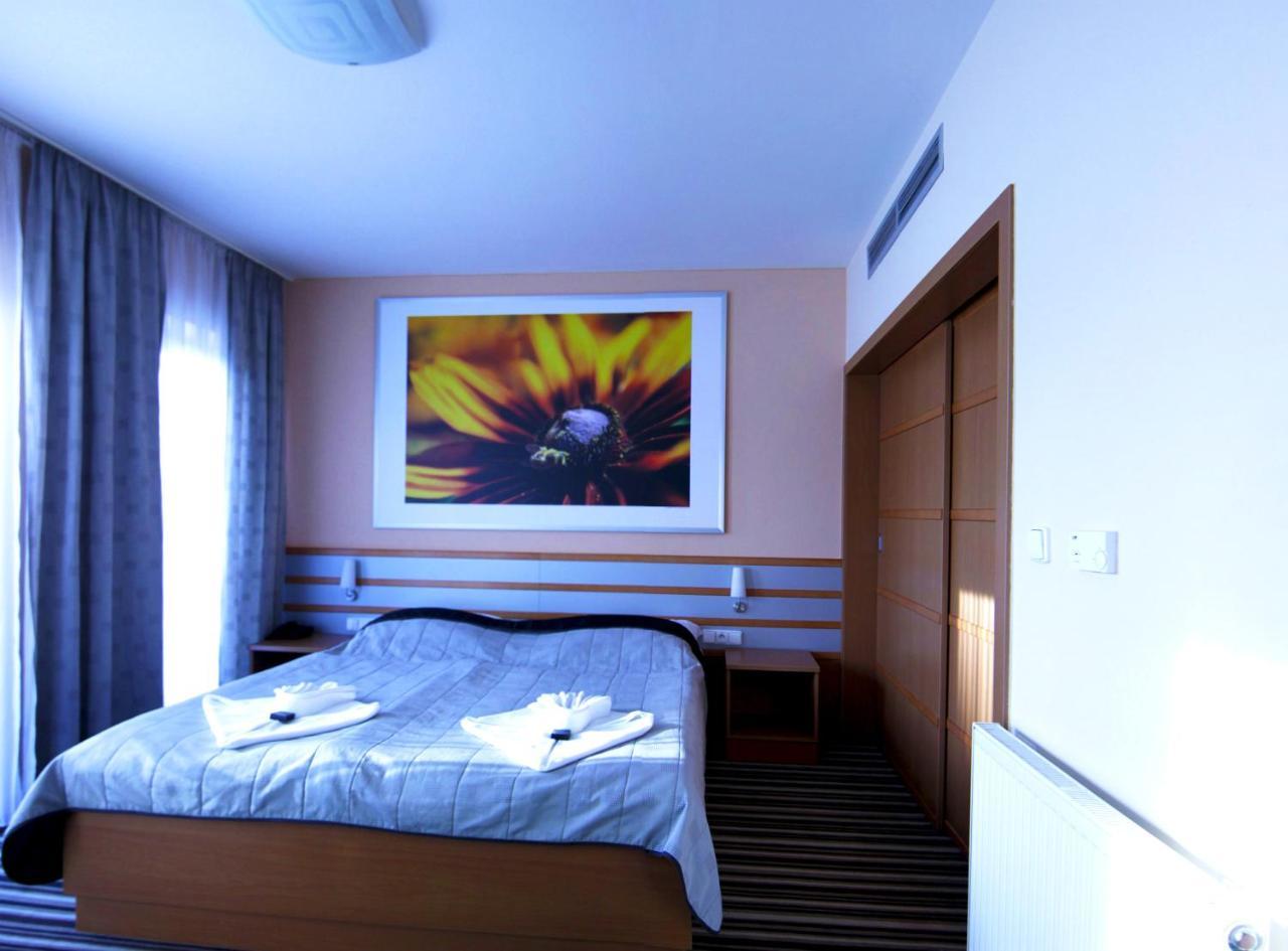 Hotel Air Holic Экстерьер фото