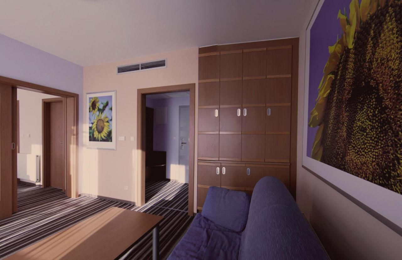 Hotel Air Holic Экстерьер фото